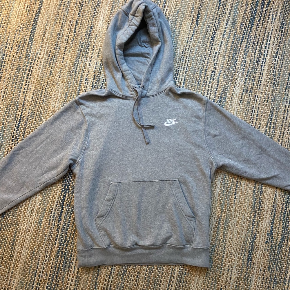 Nike mens XS grey hoodie - some
shrinking with washing -gently worn